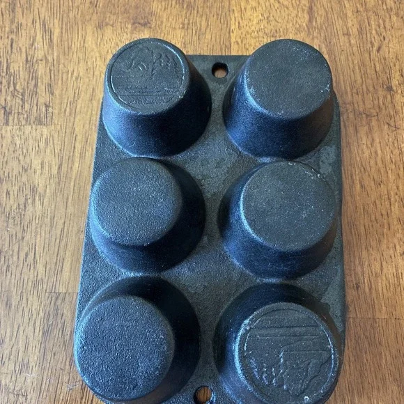 Muffin Pan - Pre-Seasoned Cast Iron 7-3/4 Inch by 5-1/2 inch By Old Mountain - Picture 4 of 9